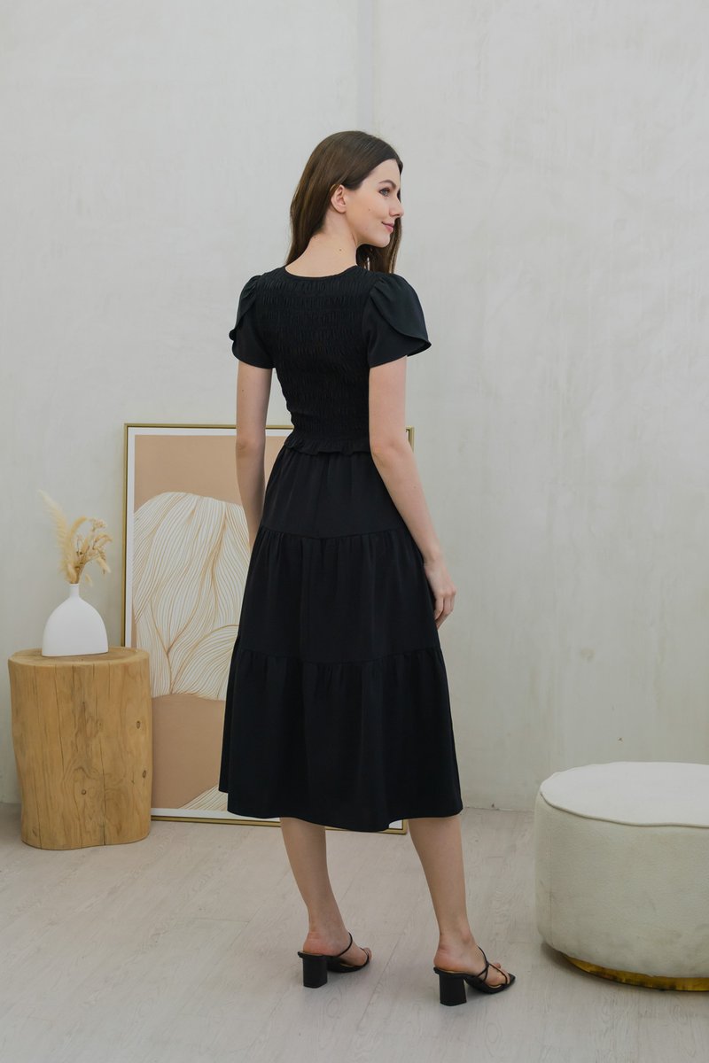 Stormi Smocked Tier Midi Dress In Black (XS)