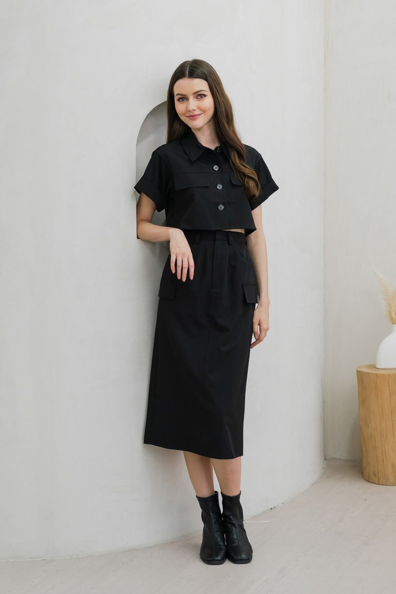 Casa Boxy Button Crop Top In Black