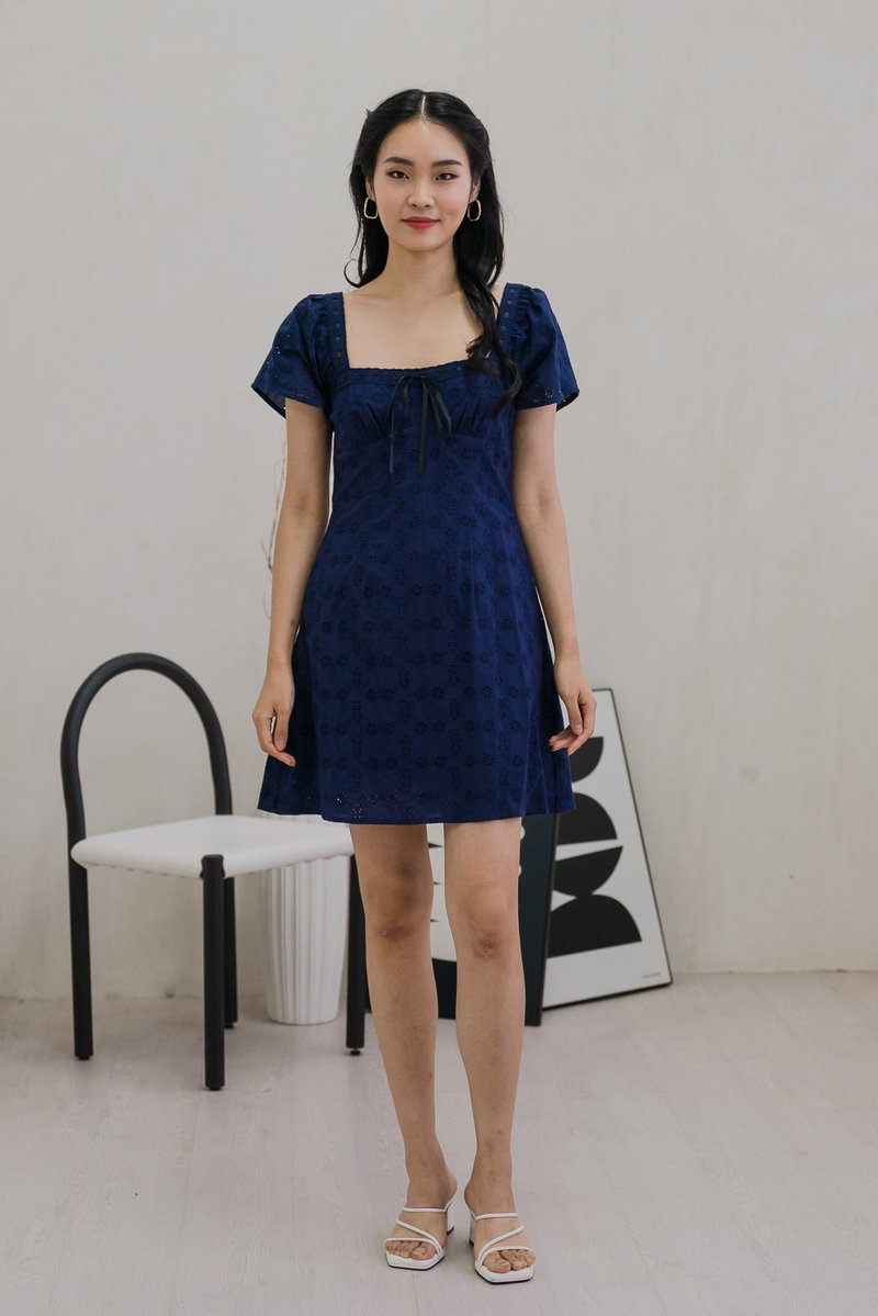 Everlynn Eyelet Ribbonette Dress In Navy (XS)
