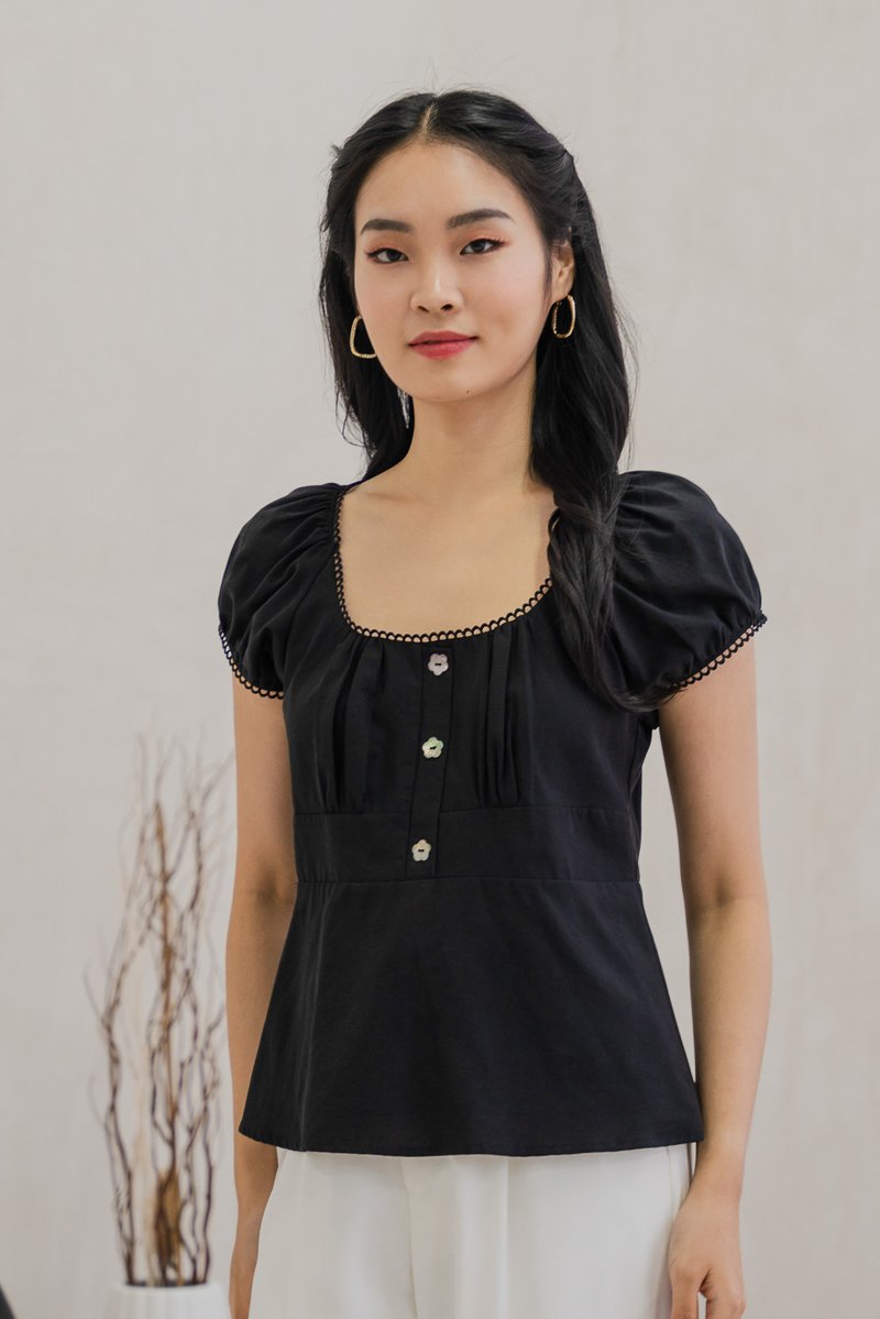 Plum Floral Buttons Puff Sleeve Top In Black (XS)