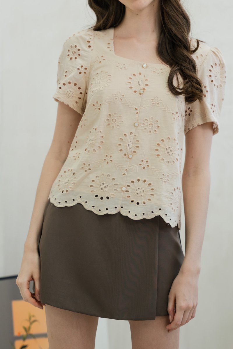 Illumi Iridescent Button Eyelet Top In Cream (XS)