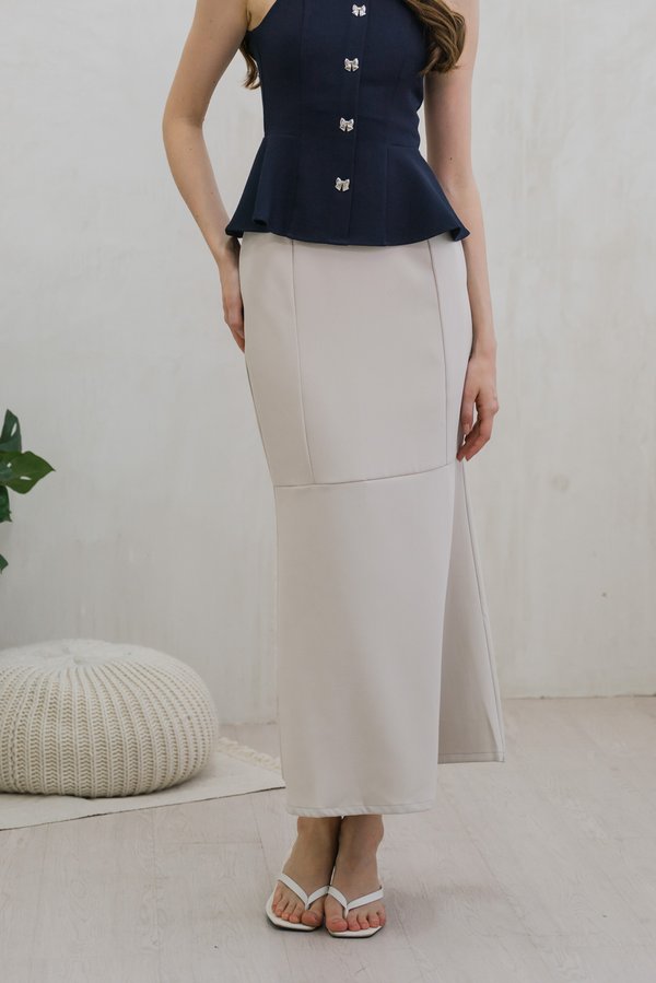 Mio Mermaid Hem Maxi Skirt In Bone