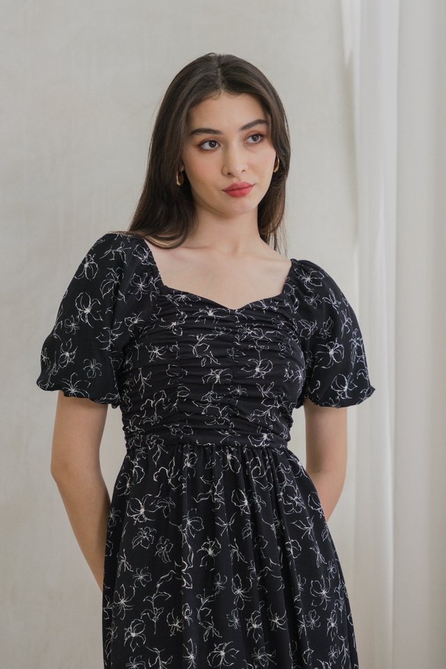 Hibiscus Floral Ruched Midi Dress In Black