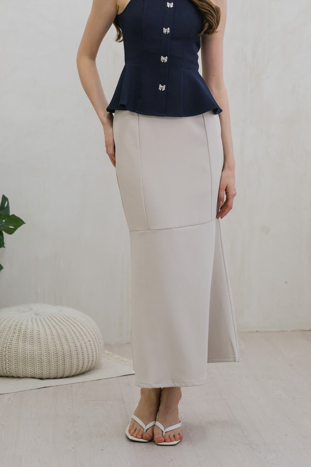 Mio Mermaid Hem Maxi Skirt In Bone
