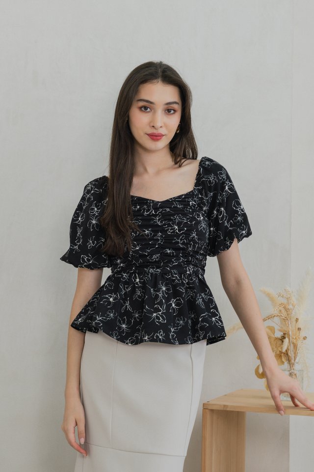 Hibiscus Floral Ruched Top In Black
