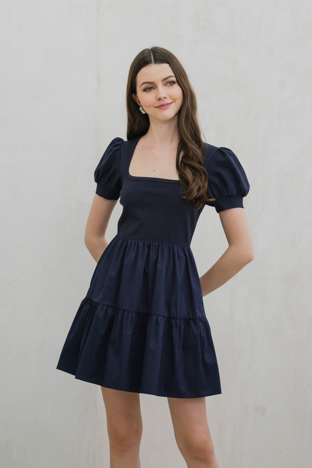Meria Mixed Fabric Tiered Dress In Navy