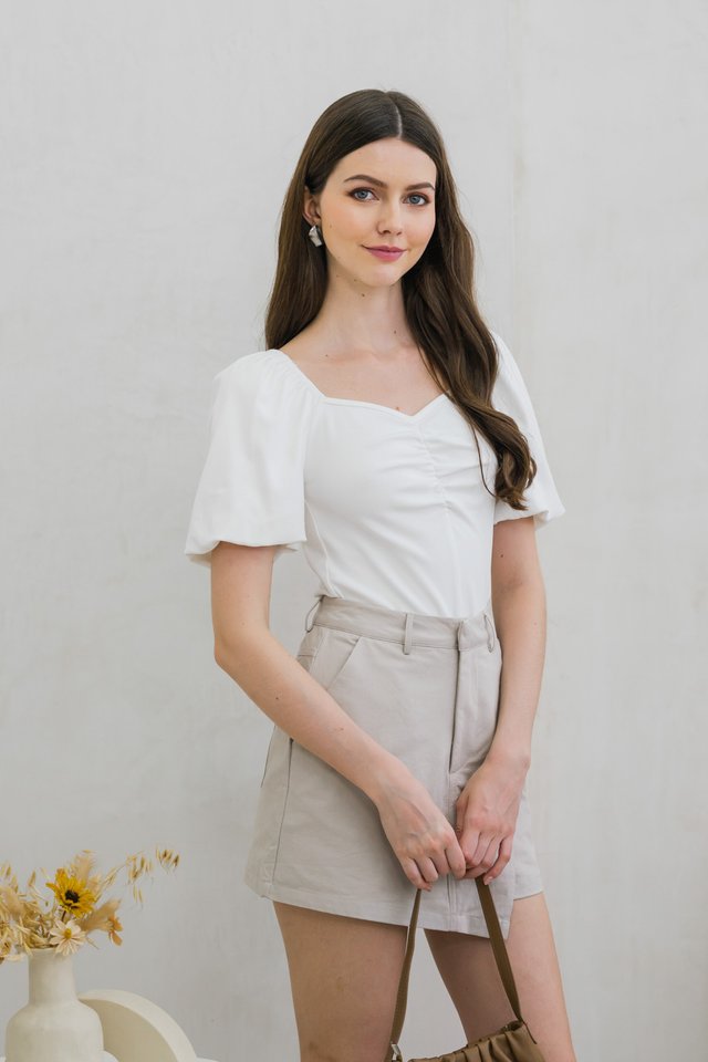 Shiloh Ribbed Sweetheart Top In White