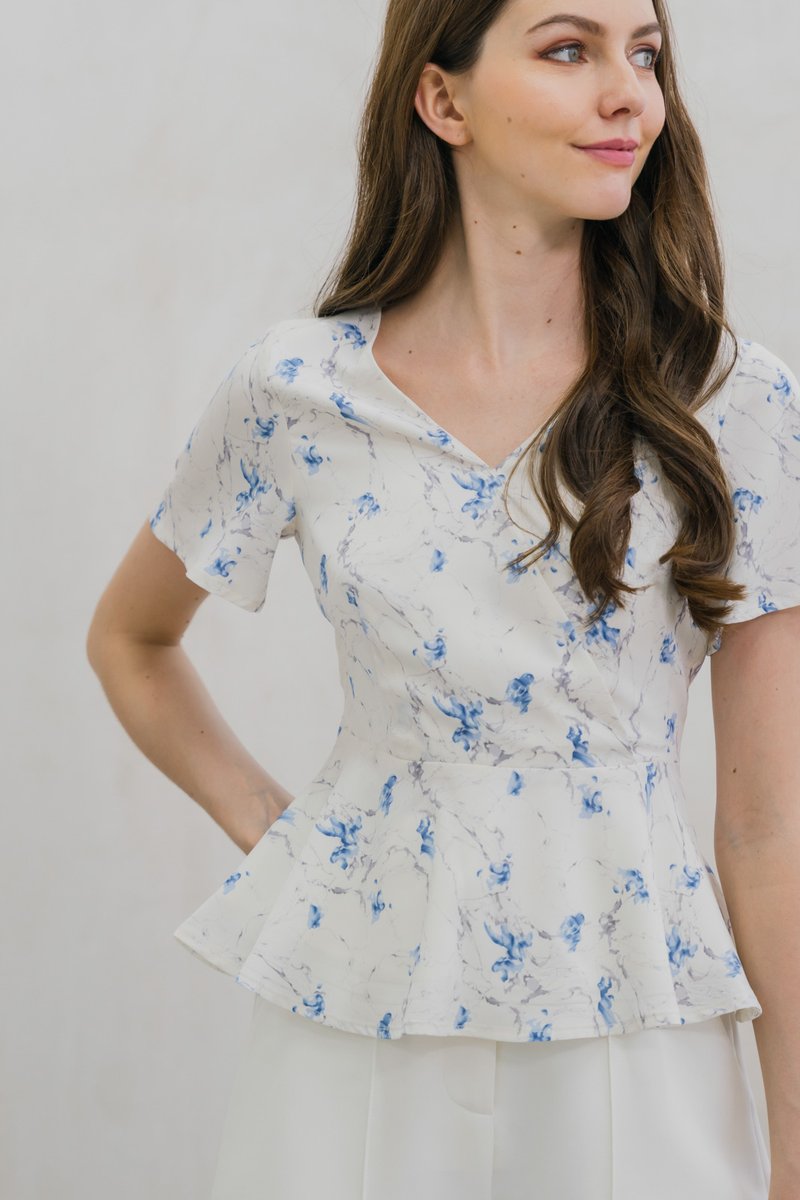 Aurora Abstract Faux Wrap Top In White (XS)