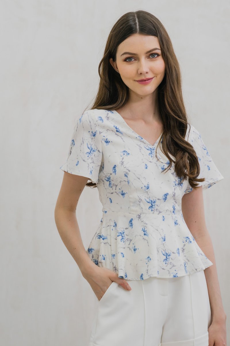 Aurora Abstract Faux Wrap Top In White (XS)