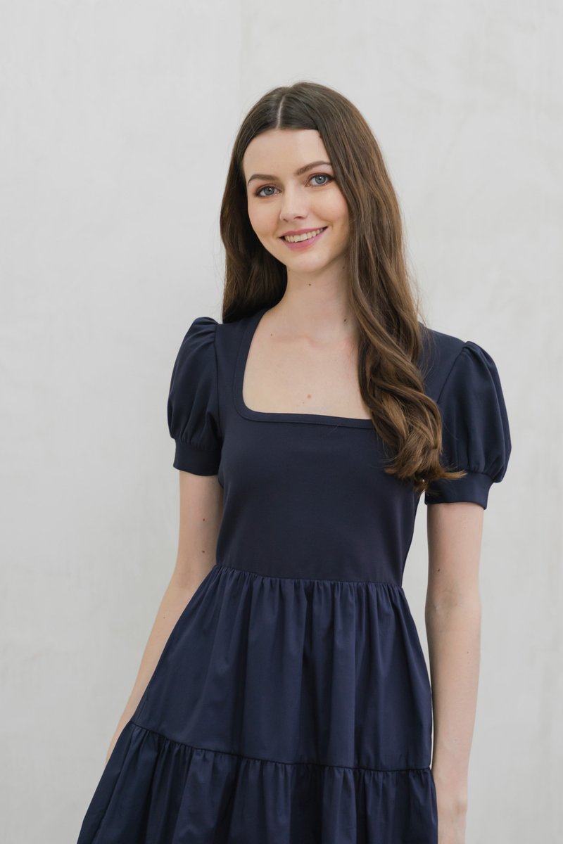 Meria Mixed Fabric Tiered Dress In Navy