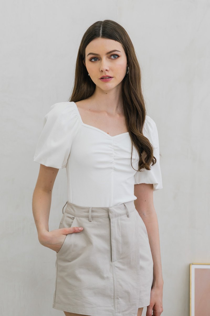 Caden Overlap Cargo Denim Skort In Sand (XS)