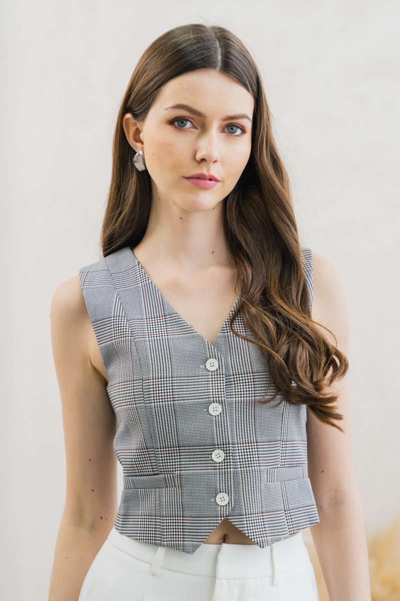 Perlyn Plaid Vest Top in Black (XL)