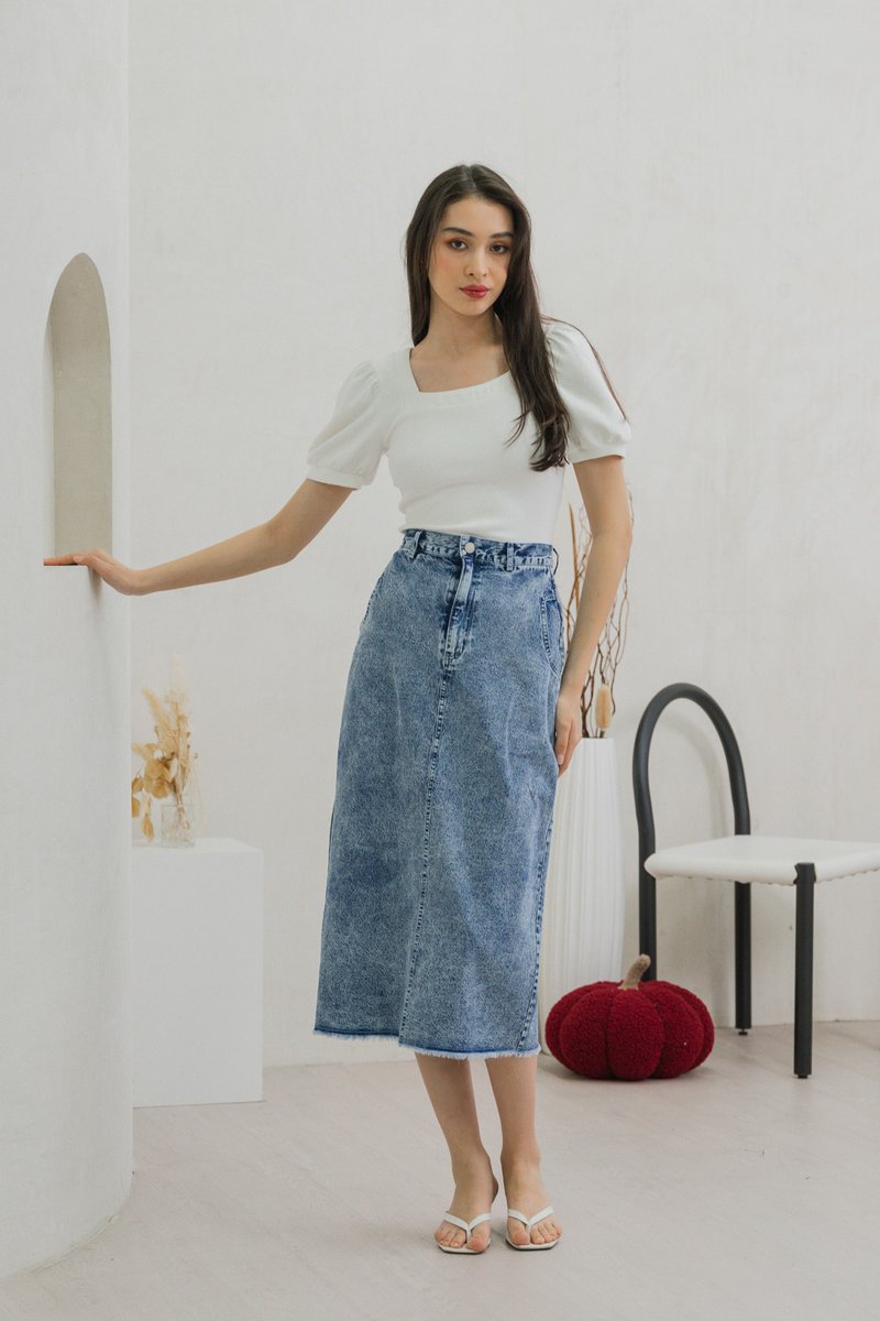 Phlo Denim Pocket Midi Skirt in Acid Wash (XS)