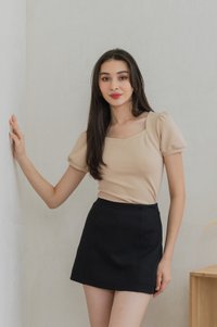 Katnis Cotton Puff Sleeves Top In Cream