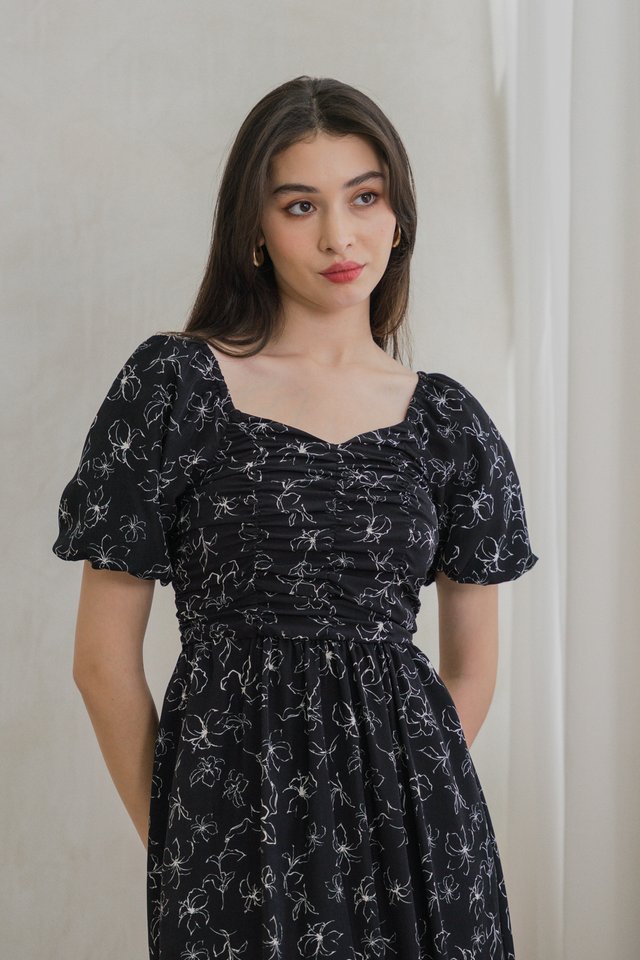 Hibiscus Floral Ruched Midi Dress In Black