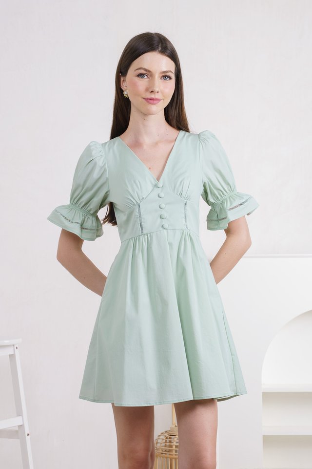 Freida Flounce Sleeve Button Dress In Sage