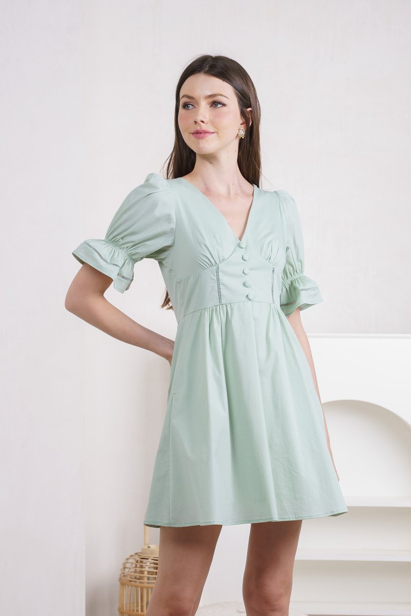 Freida Flounce Sleeve Button Dress In Sage