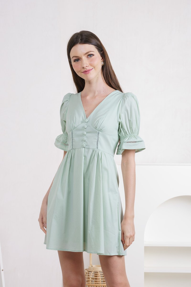 Freida Flounce Sleeve Button Dress In Sage