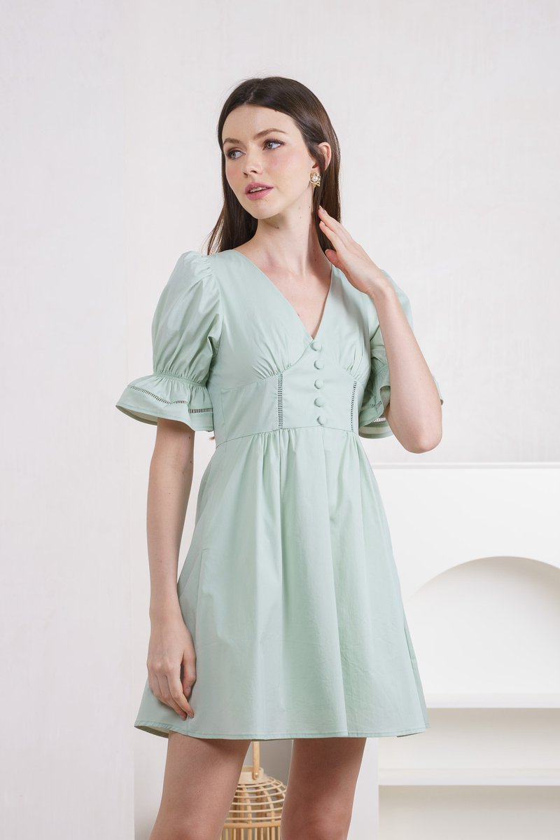 Freida Flounce Sleeve Button Dress In Sage