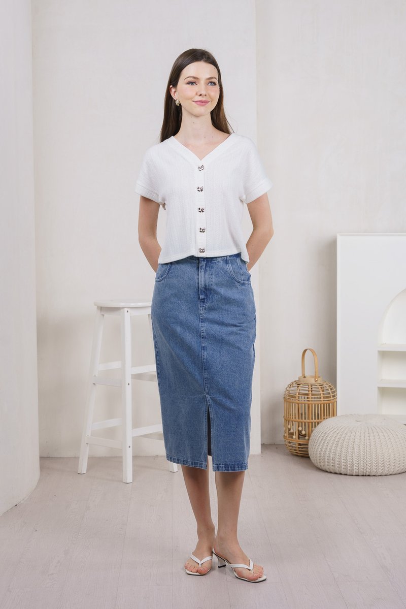 Kamri Ribbon Button Knit Top In White (XXL)