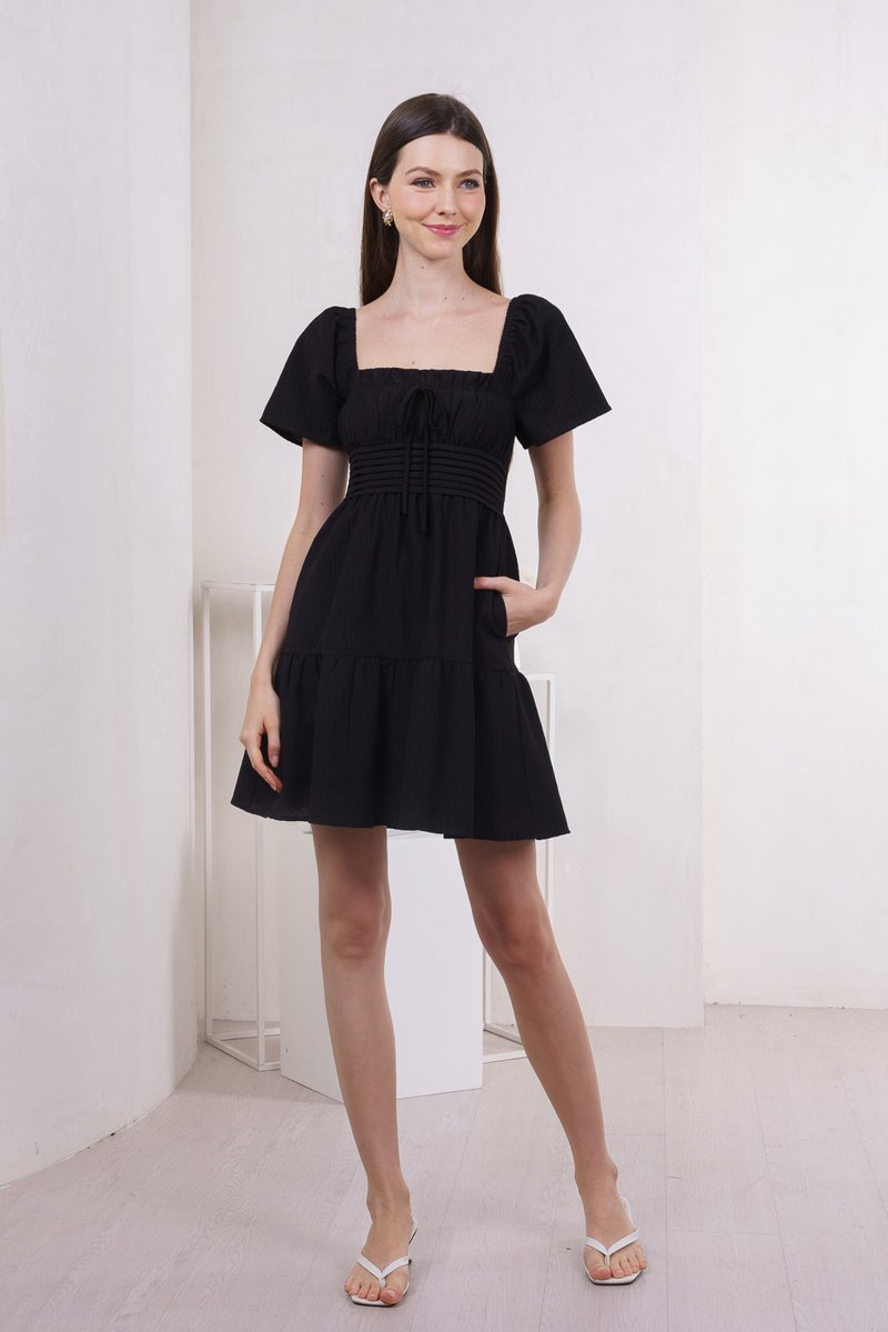 Peachy Textured Ribbon Pleated Dress In Black (XS)