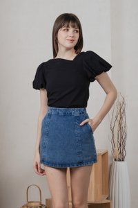 Polaris Pintuck Puff Sleeves Top In Black