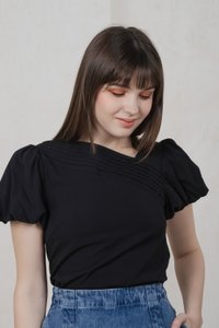 Polaris Pintuck Puff Sleeves Top In Black