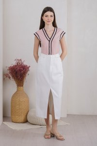 Rosalee Floral Button Ribbed Top In Dusty Pink