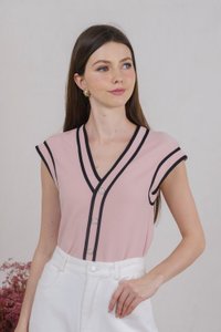 Rosalee Floral Button Ribbed Top In Dusty Pink