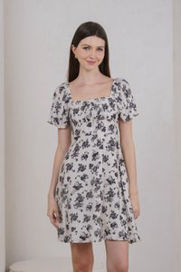 Frost Floral Ruched Ribbon Dress In Cream (XS)