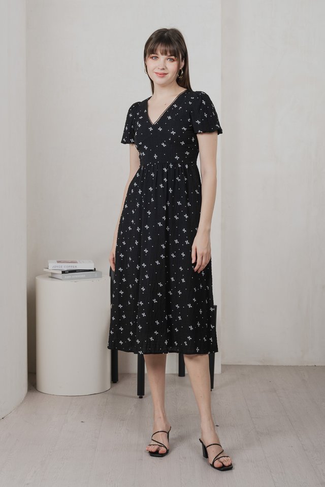 Flair Ribbon Prints Empire Midi Dress In Black