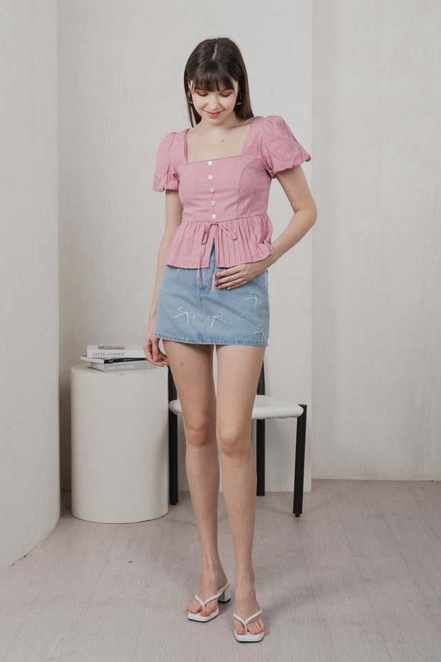 Twilia Textured button Pleated Top In Pink