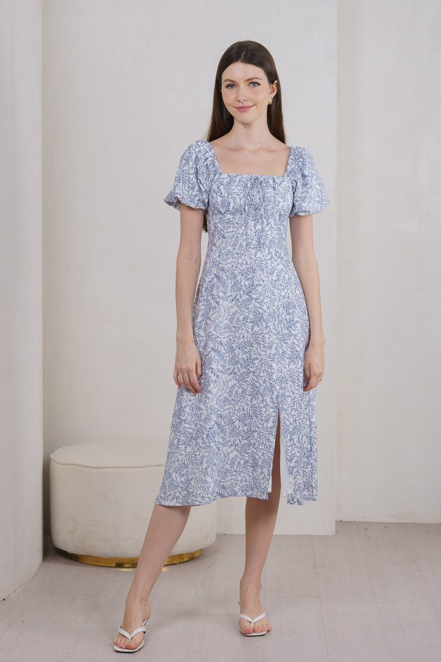Meadow Prints Ruched Midi Dress In Navy