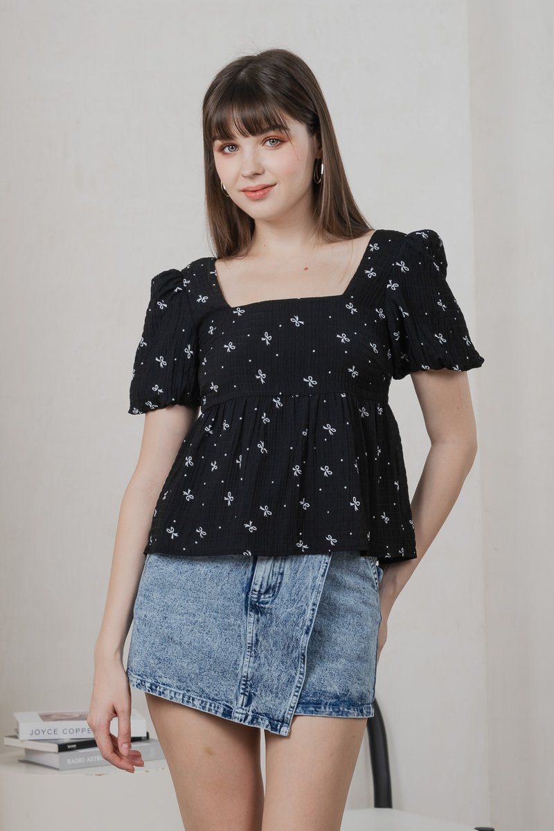 Flair Ribbon Prints Babydoll Top In Black (XS)