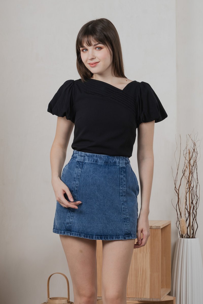 Polaris Pintuck Puff Sleeves Top In Black
