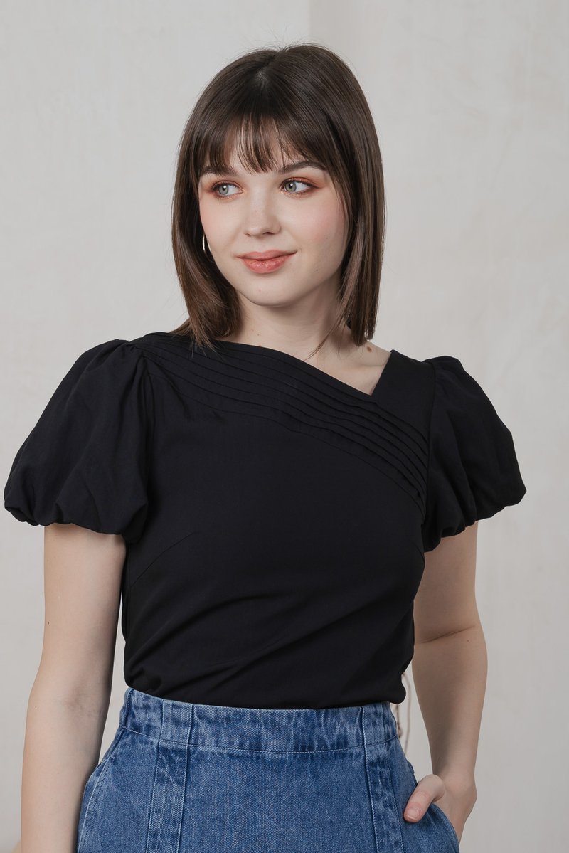 Polaris Pintuck Puff Sleeves Top In Black