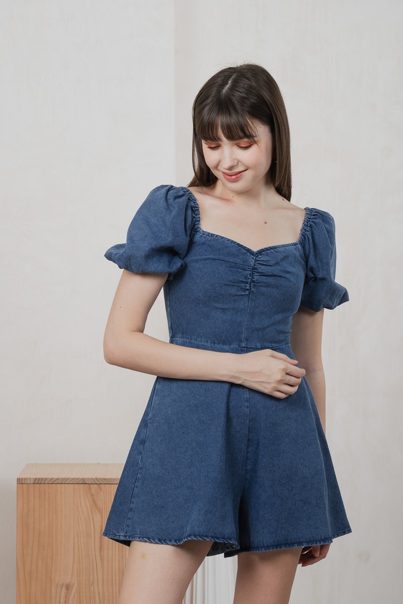 Moon Denim Sweetheart Romper In Mid Wash (XS)