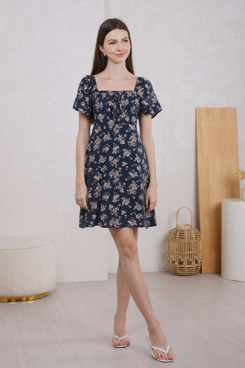 Frost Floral Ruched Ribbon Dress In Navy (XS)