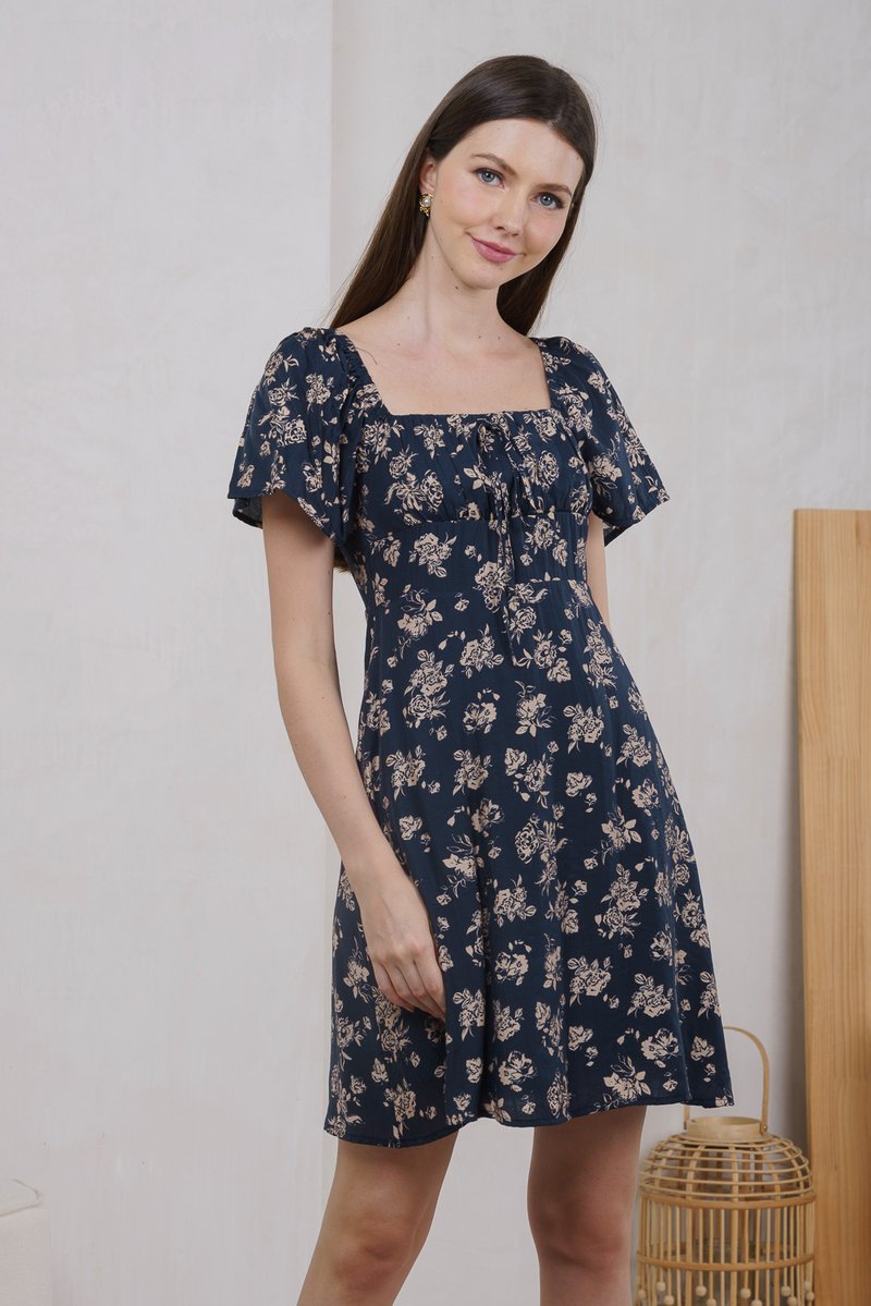 Frost Floral Ruched Ribbon Dress In Navy (XS)