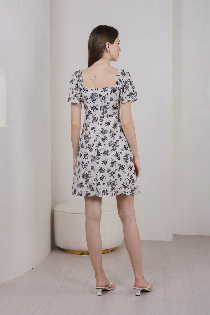 Frost Floral Ruched Ribbon Dress In Cream (XS)