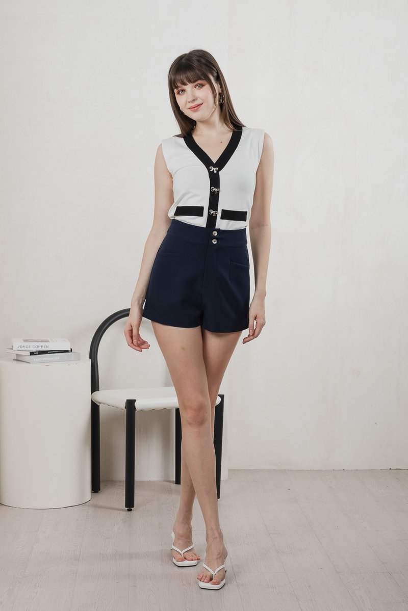 Cosmos Ribbon Button Contrast Top In White