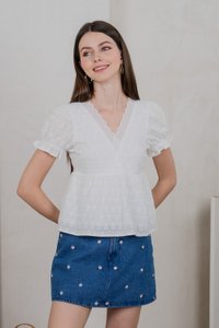 Elowyn Eyelet Babydoll Top In White
