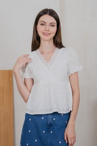 Elowyn Eyelet Babydoll Top In White