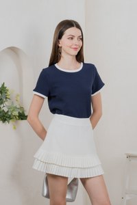 Astrid Basic Knit Contrast Top In Navy