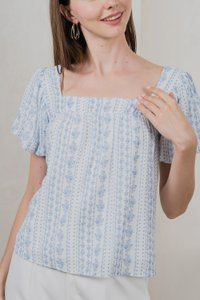 Rome Floral Prints Textured Top In Light Blue (XS)