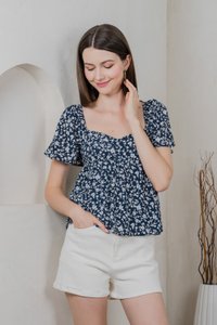 Breya Floral Babydoll Top In Navy