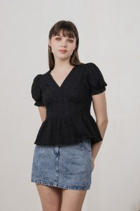Everest Eyelet Broderie Empire Top In Black (XS)