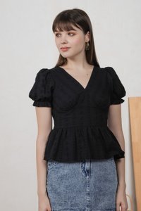 Everest Eyelet Broderie Empire Top In Black (XS)