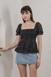 Selune Prints Smocked Top In Black