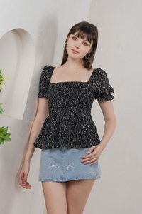 Selune Prints Smocked Top In Black